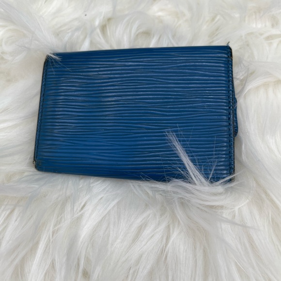 LV Epi 6 Key Holder - Picture 2 of 6